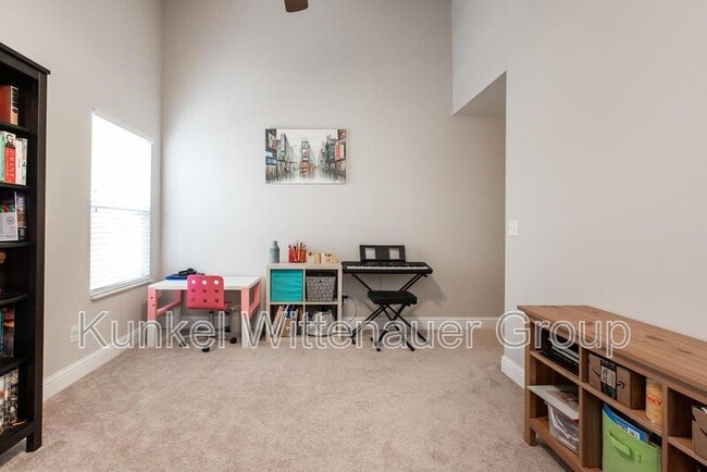 Building Photo - 2724 Ambridge Dr