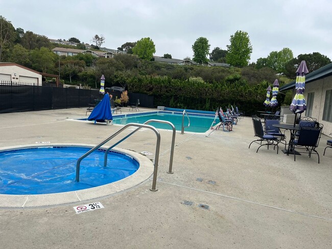 Building Photo - 55+ Home in Oceana Mission 1, Private End Unit!