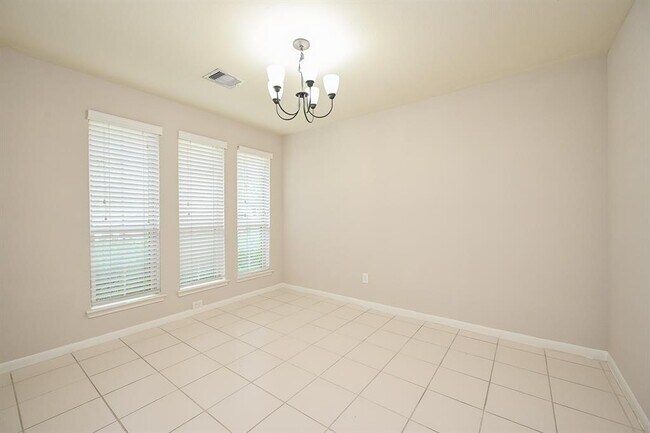 Building Photo - 18707 Majestic Vista Ln
