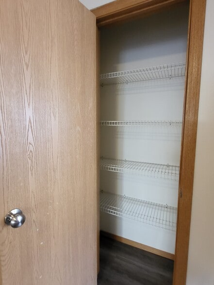 Building Photo - 2138 N Howard Ave