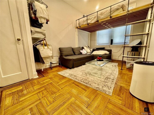 Building Photo - 100 Suffolk St