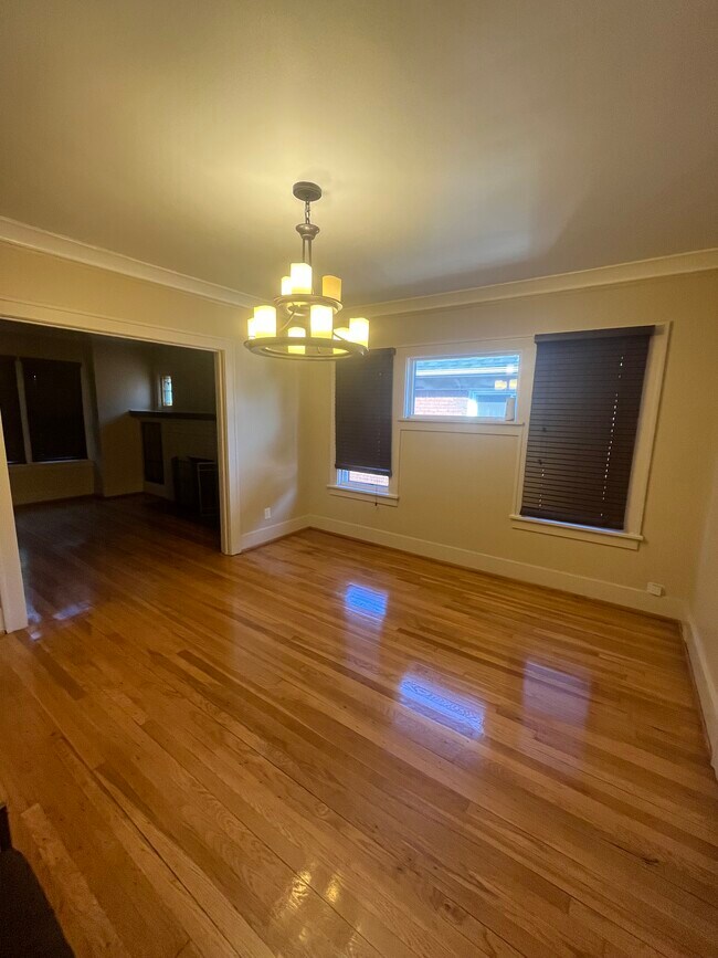 Dining Room - 1025 Maryland St