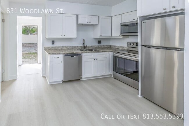 Building Photo - 831 Woodlawn St