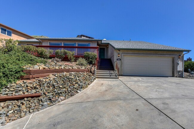 Building Photo - Large 3 bedroom 2 bathroom home in Prescott