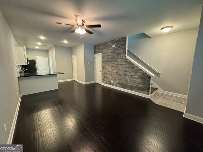 Building Photo - 1270 Binghampton Cir