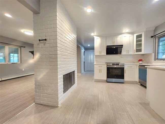 Building Photo - 18 Bamboo Ln