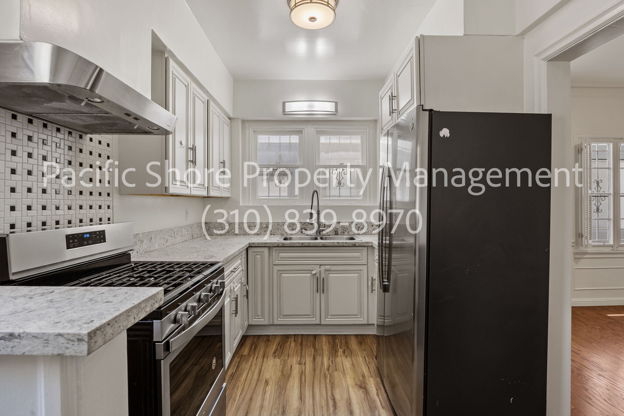 Building Photo - 460 S Roxbury Dr