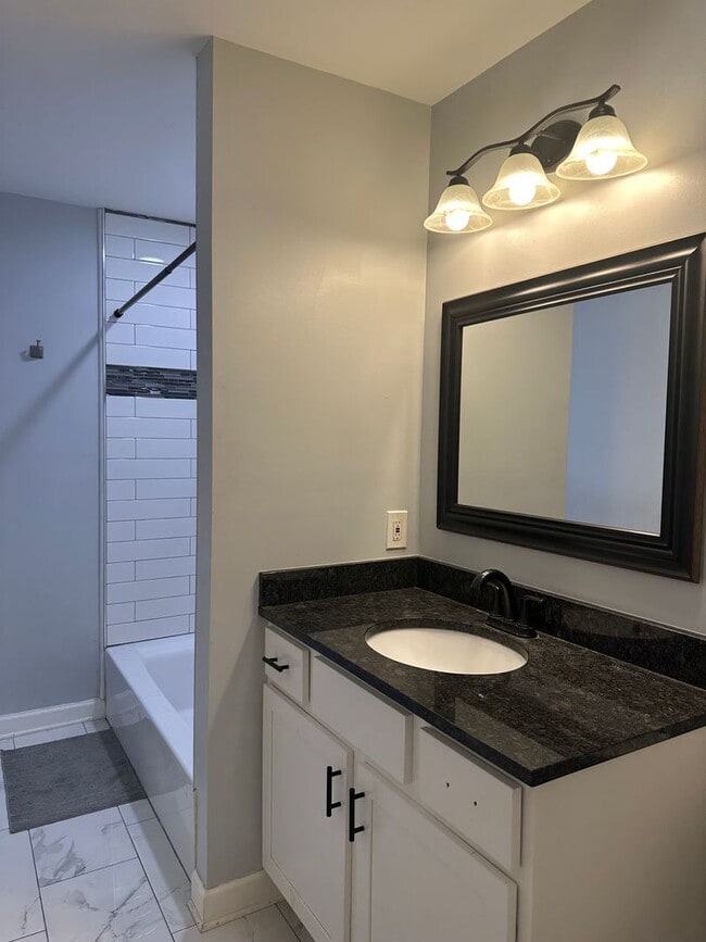 Building Photo - Stylish, Renovated Home Near Downtown Baltimore! W/D! Central Air! Close to Johns Hopkins Main Ca...