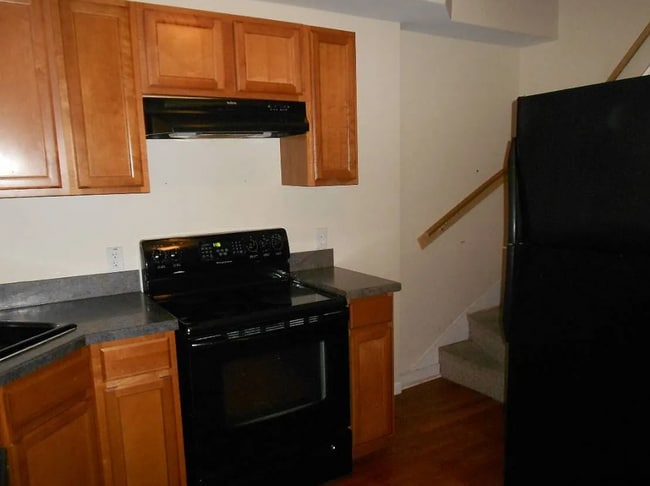 Building Photo - 2301 Hunter St