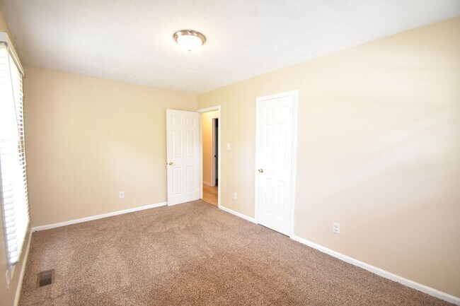 Building Photo - 333 McFadyen Dr