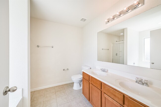 Building Photo - 21323 Slate Crossing Ln