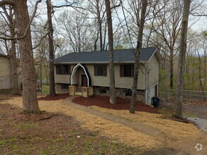 Building Photo - Soddy Daisy House!