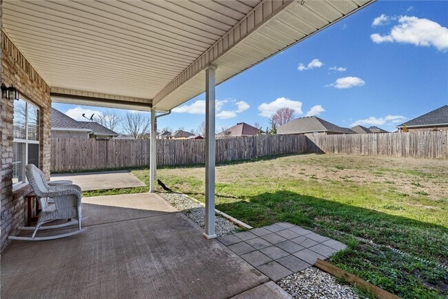 Building Photo - 421 Kate Dr