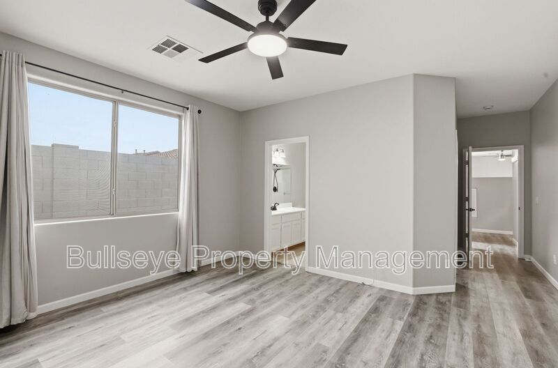 Building Photo - 2047 S Jefferson