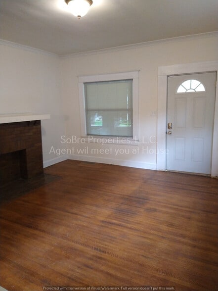 Building Photo - 4052 N Park Ave