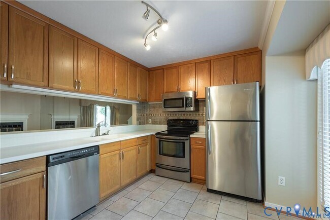 Building Photo - 2701 Main Sail Ct