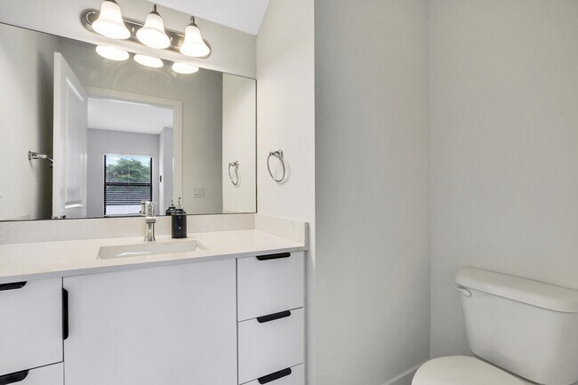 Building Photo - 352 Bella Sol Way