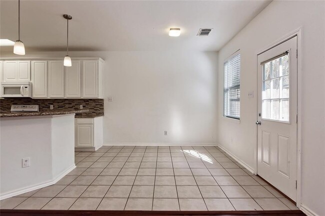 Building Photo - 74 Blue Creek Ct