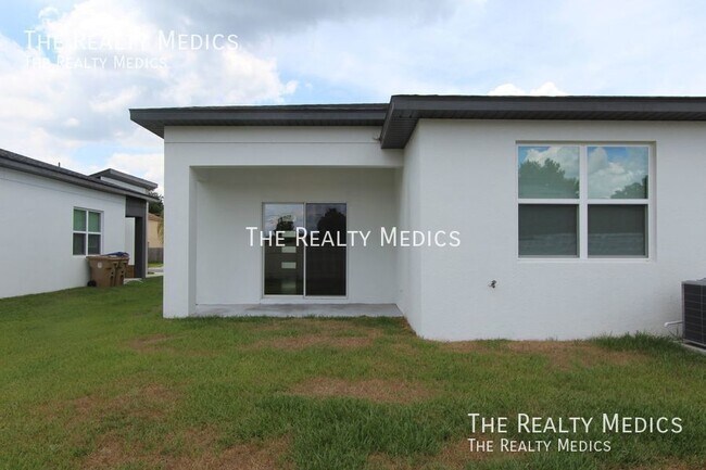 Building Photo - 211 Bedford Dr