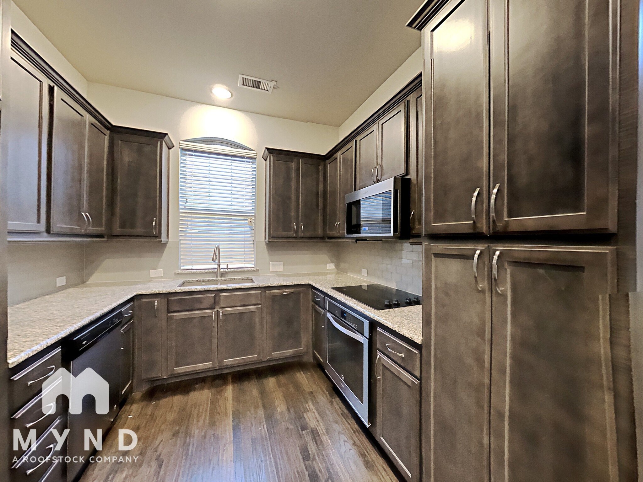 Building Photo - 868 Dartford Dr