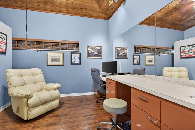 Building Photo - 3170 Estates Dr