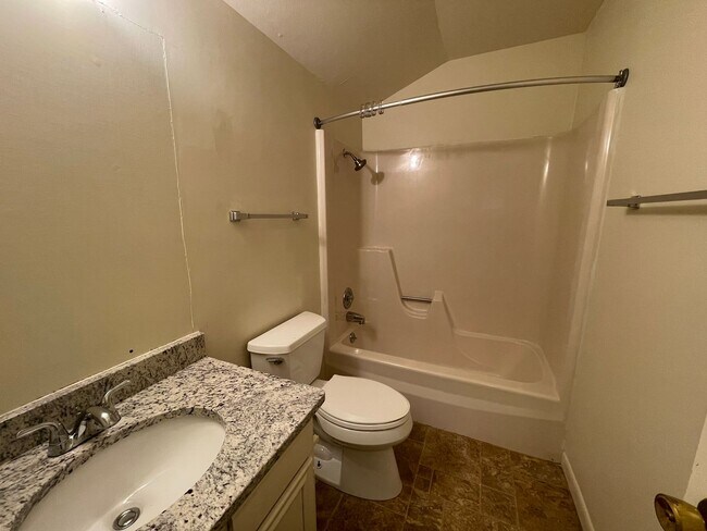 Building Photo - 10101 Carlsbad Dr