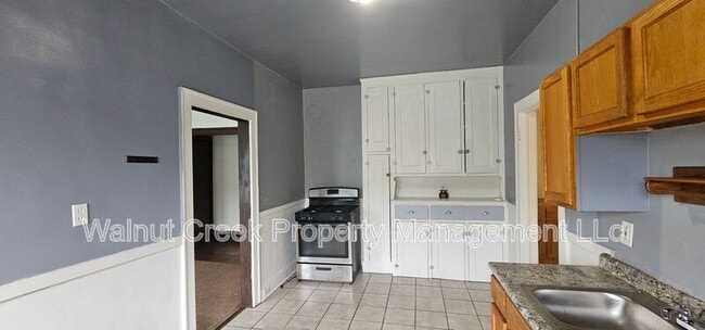 Building Photo - 3319 W 126th St