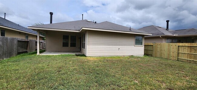 Building Photo - 21747 Sierra Long Dr