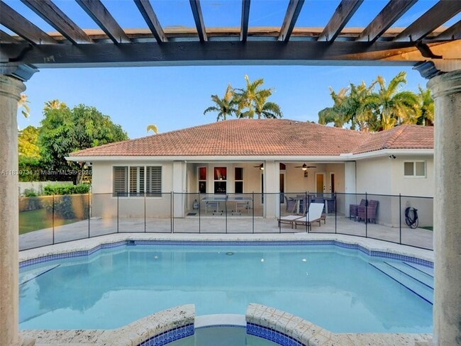 Building Photo - 12401 SW 77th St