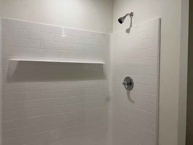 Building Photo - 1732 SE 20th St