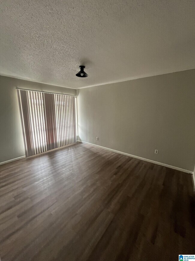 Building Photo - 1340 32nd St S