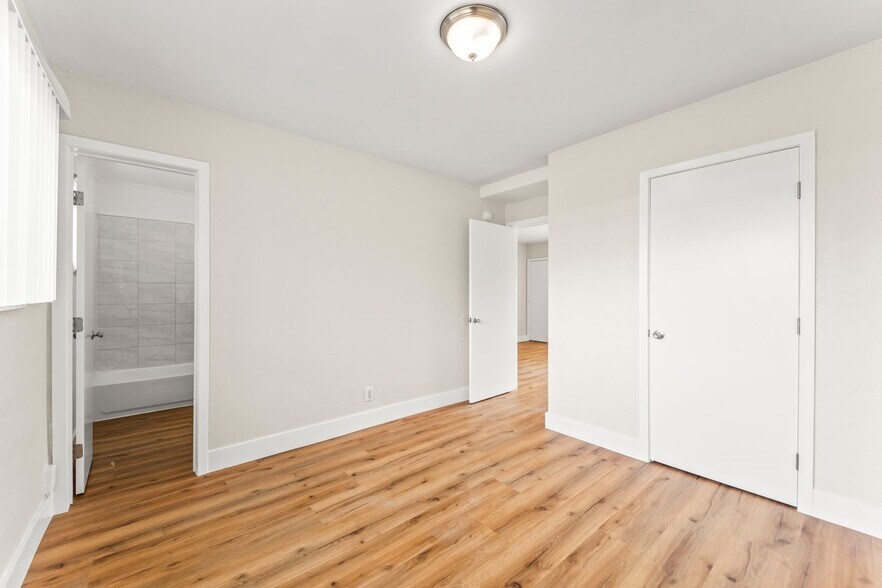 Building Photo - 1254 W 110th St