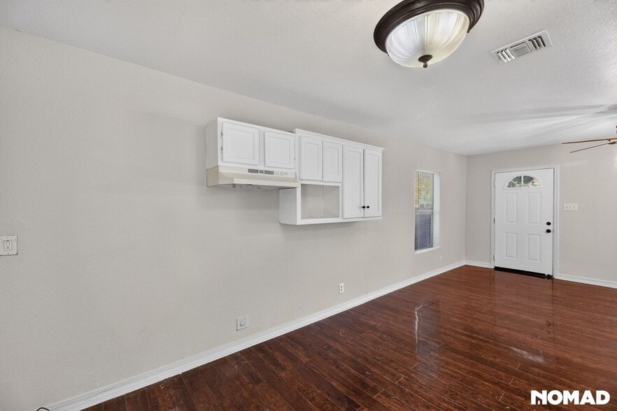 Building Photo - 1534 Mardell St