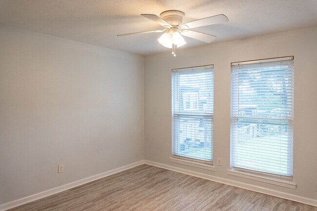 Building Photo - 2020 Continental Ave