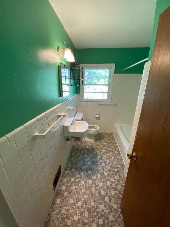 Building Photo - Annes Ct_262_264