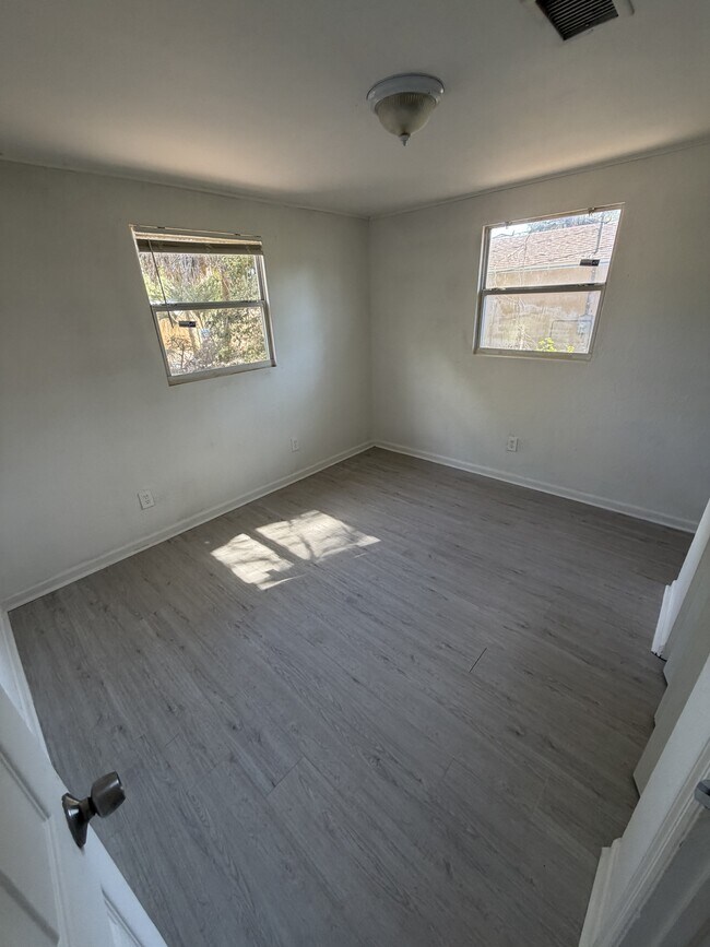 Building Photo - 1834 44th St S