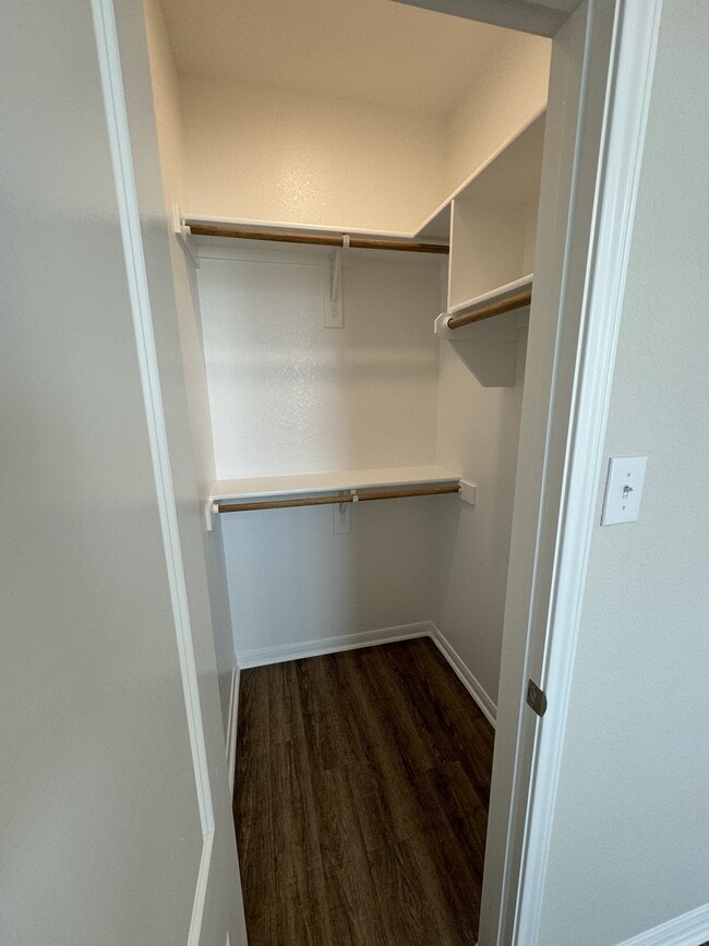 Building Photo - 8718 Happy Vly Dr