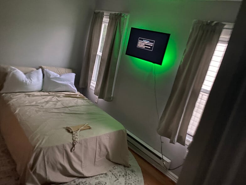 Building Photo - 130 Bartram Ave