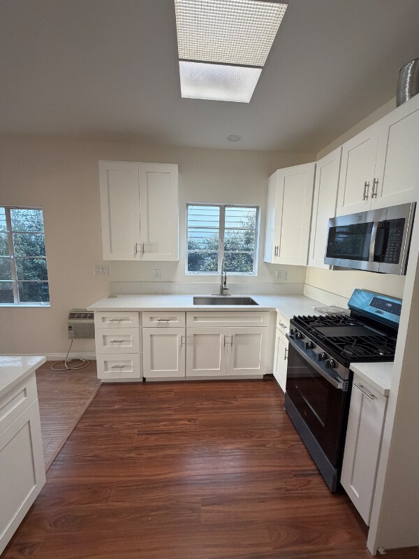 Building Photo - 317 Laurel St