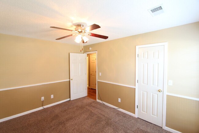 Building Photo - 3BR 2BA in Helena Loaded with Updates!!. Cute! Cute! Cute!