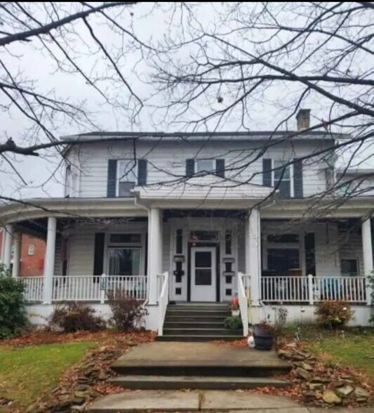 Primary Photo - 125 Meyers Ave