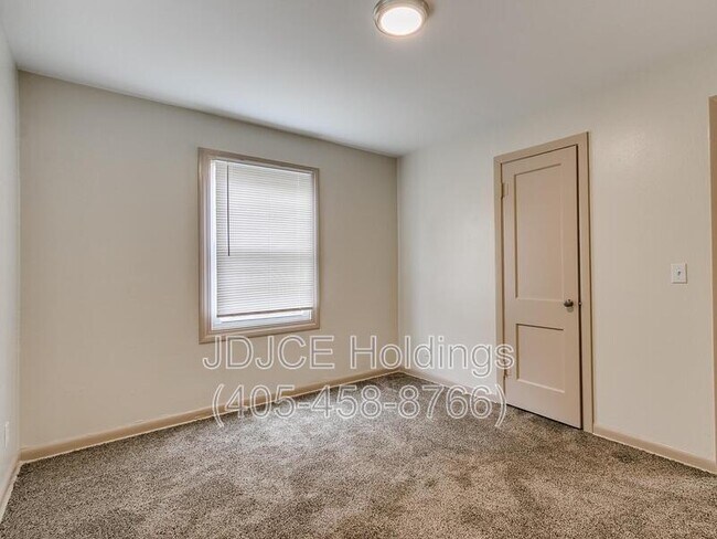 Building Photo - 901 Stansell Dr