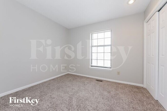 Building Photo - 12818 S Navaho Dr