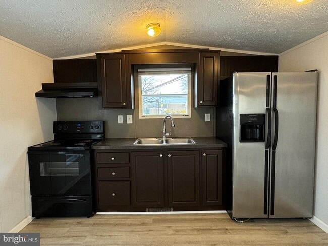 Building Photo - 2950 Concord Rd