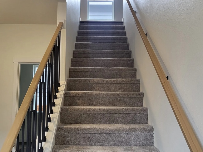 Building Photo - Beautiful, Almost Brand-New Single-Family Home for Rent