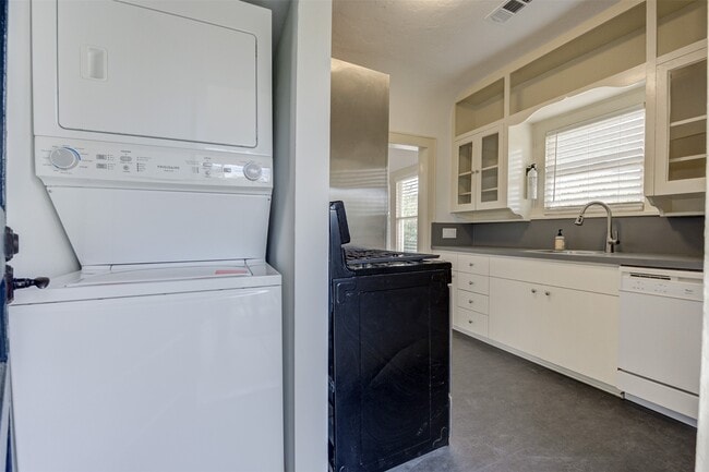 Building Photo - 1516 Bonnie Brae St