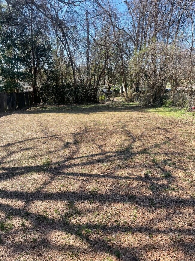 Building Photo - 2806 Stockton St