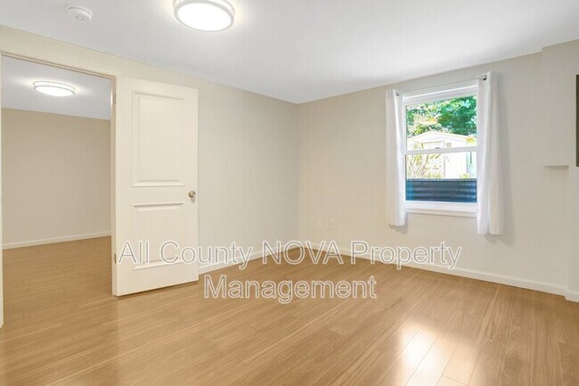 Building Photo - 3353 Ardley Ct