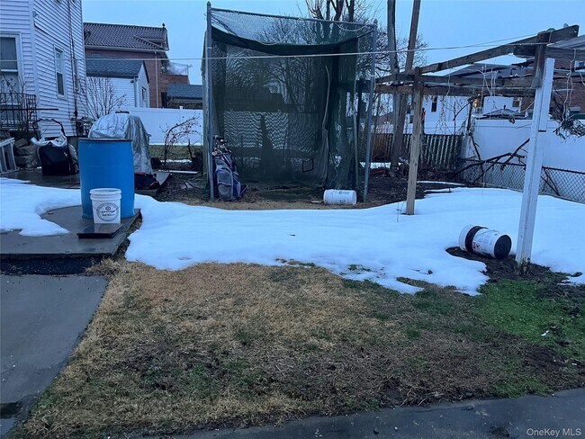 Building Photo - 200-07-200-17 Avenue