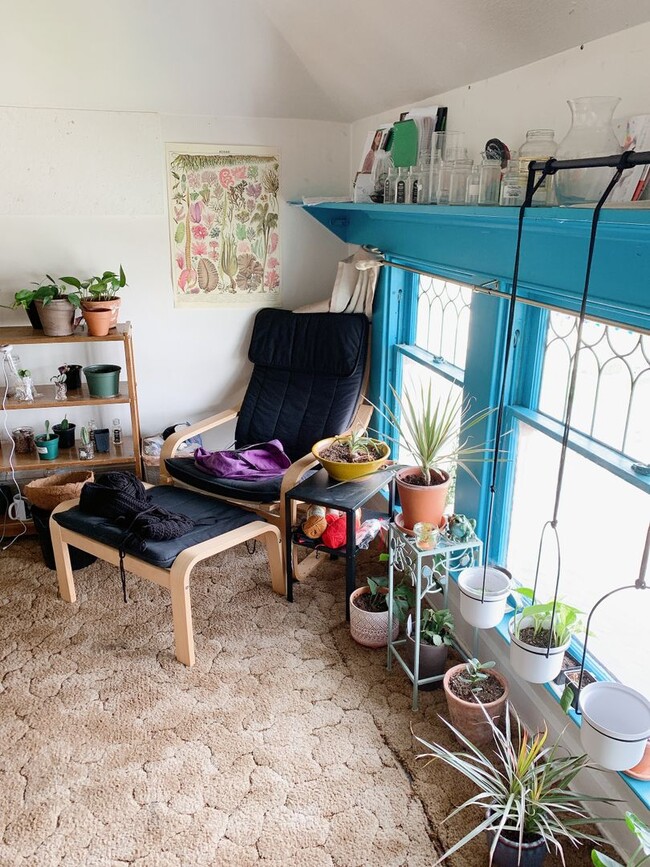 Building Photo - 1030 N Garden St